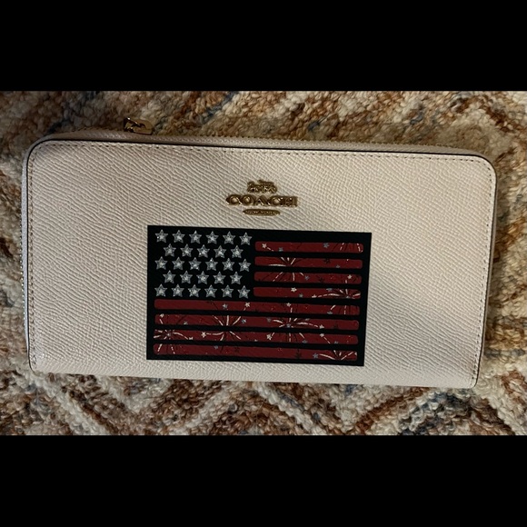 NWT!!! Coach Stars and Stripes 3 piece tote set-firm- - Picture 11 of 12